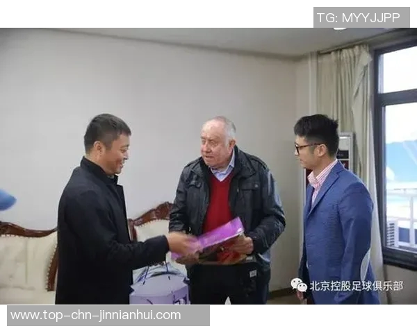 国美足球明星的崛起与成就探讨及其对中国足球的影响